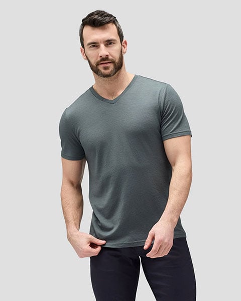 Unbound Merino Men's Merino V-Neck T-Shirt